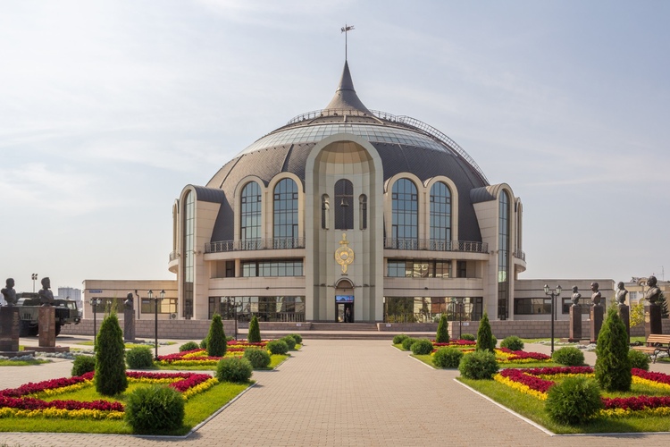 1. Здание-шлем Тульского государственного музея оружия